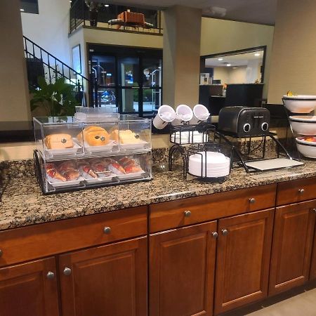 Comfort Inn & Suites Leeds I-20 Bagian luar foto