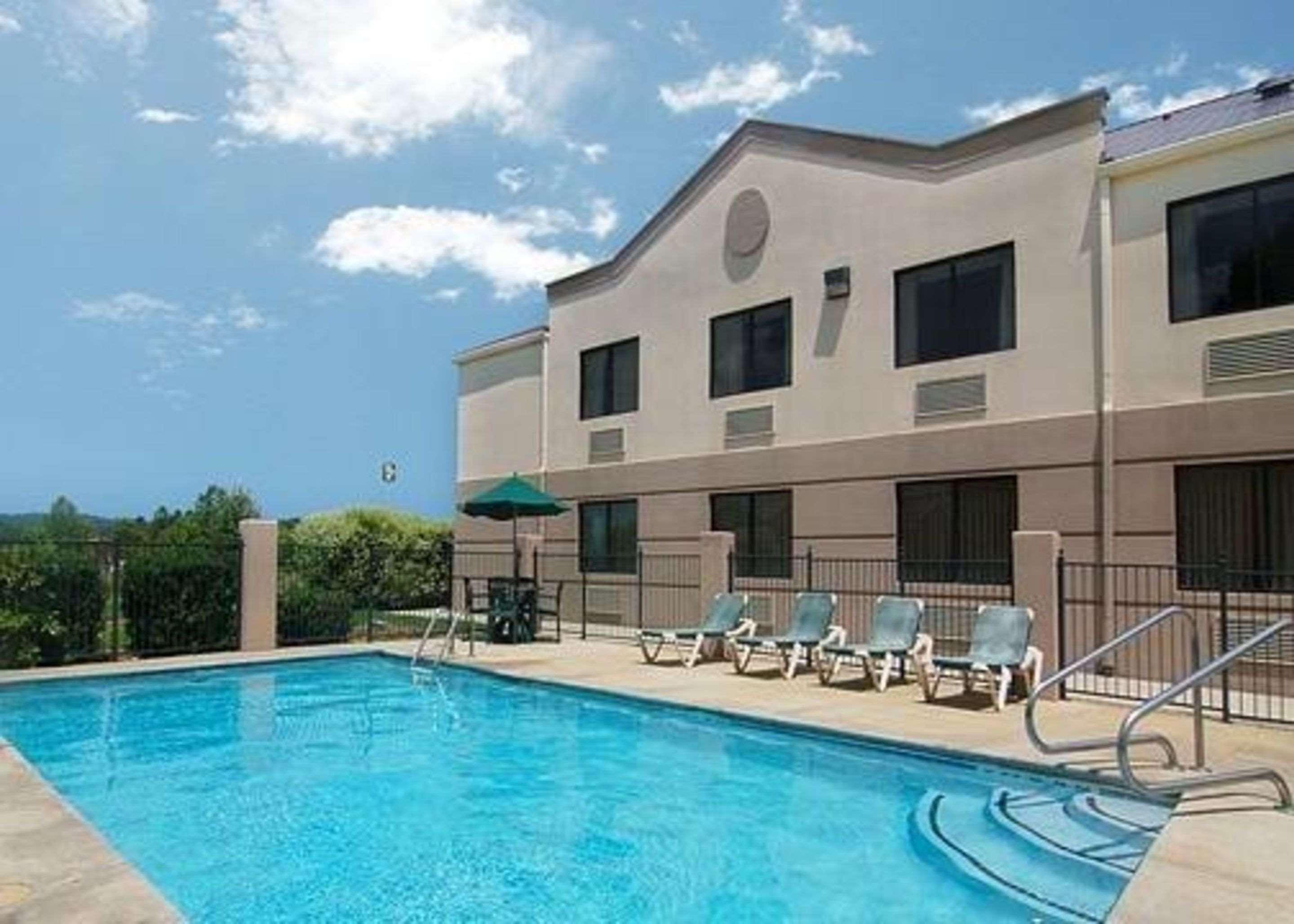 Comfort Inn & Suites Leeds I-20 Bagian luar foto